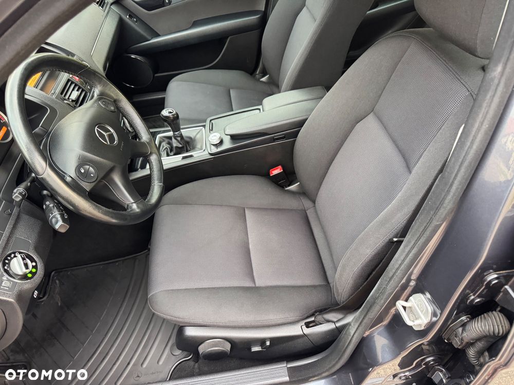 Mercedes-Benz Klasa C 180 Kompressor BlueEFFICIENCY Elegance - 25
