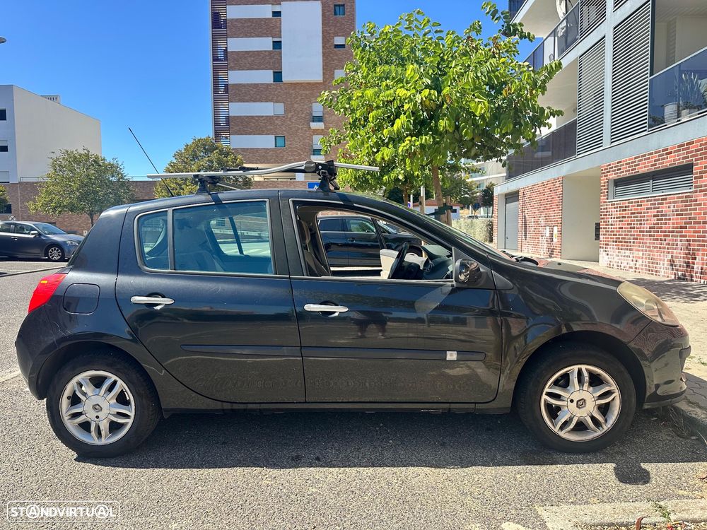 Renault Clio 1.2 16V Confort - 11