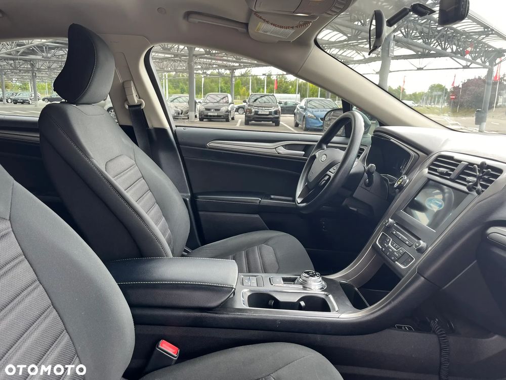 Ford Fusion - 7