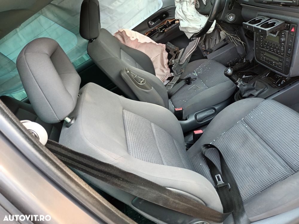 Dezmembrari  VW SHARAN (7M)  1995  > 2010 2.0 TDI Motorina - 17