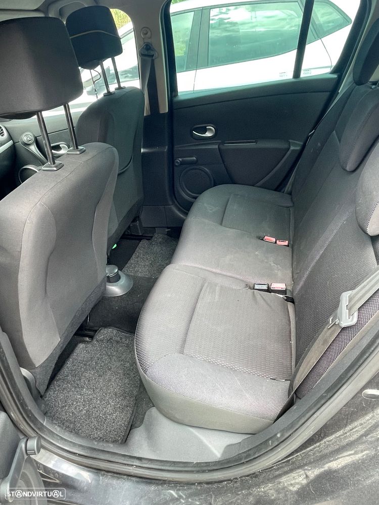 Renault Clio 1.5 dCi Dynamique S - 8
