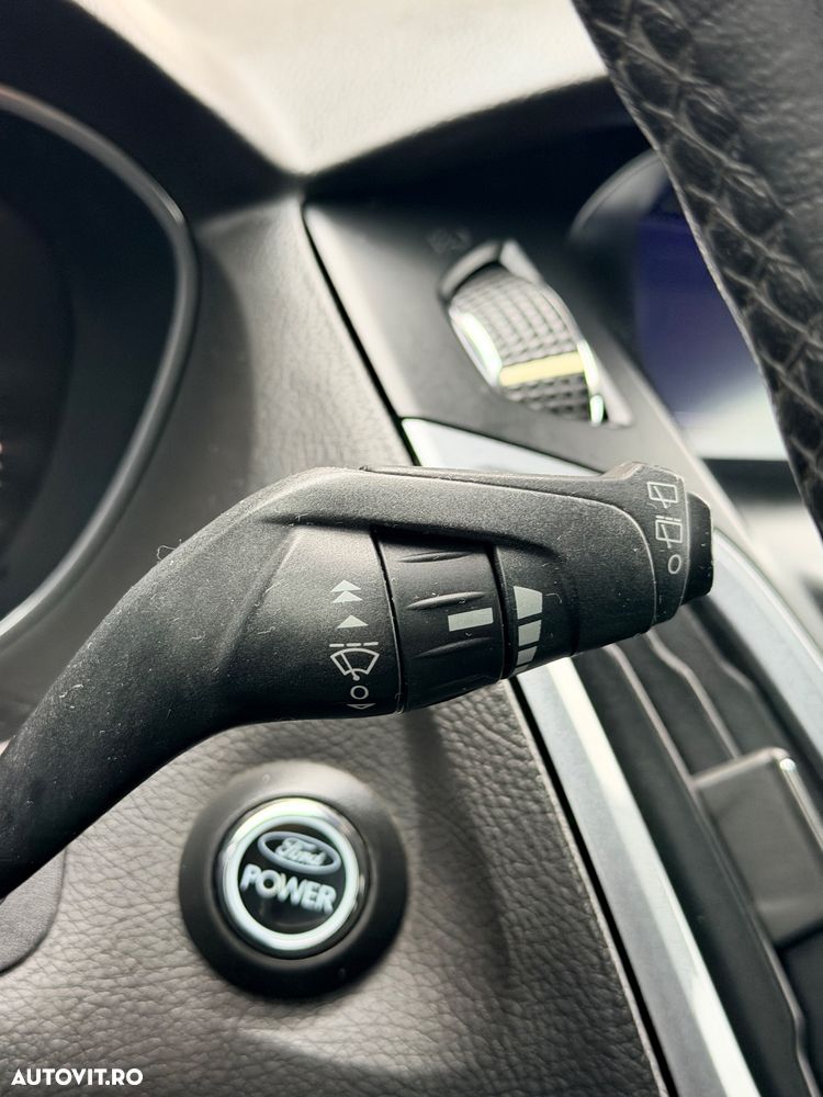 Ford Focus Turnier 1.6 TDCi DPF Start-Stopp-System Champions Edition - 33