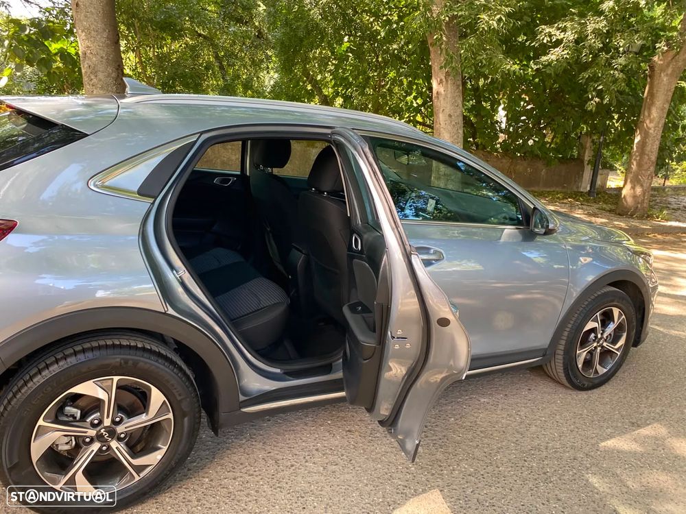 Kia XCeed 1.0 T-GDI Dynamic — fotografia 31