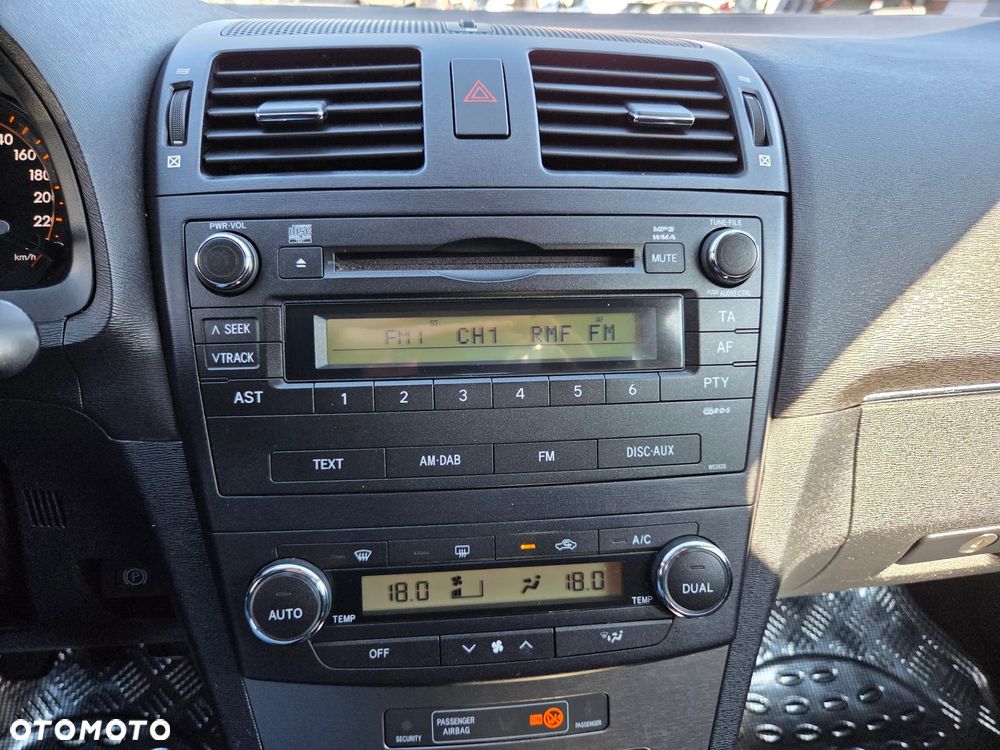 Toyota Avensis 1.8 Comfort - 15