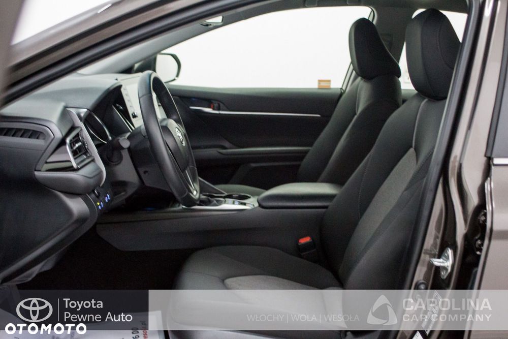 Toyota Camry 2.5 Hybrid Comfort CVT - 6