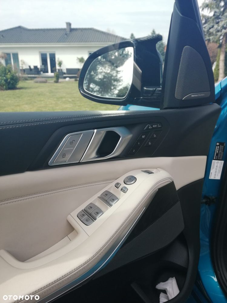 BMW X7 M50i sport - 16