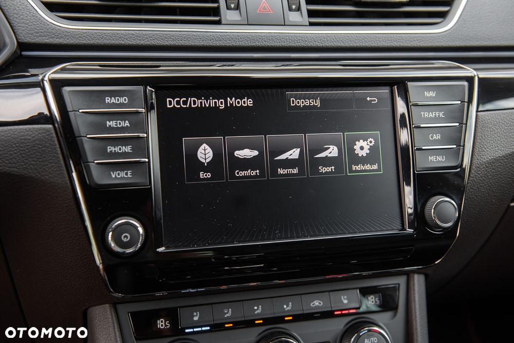Skoda Superb 2.0 TSI 4x4 L&K DSG - 31