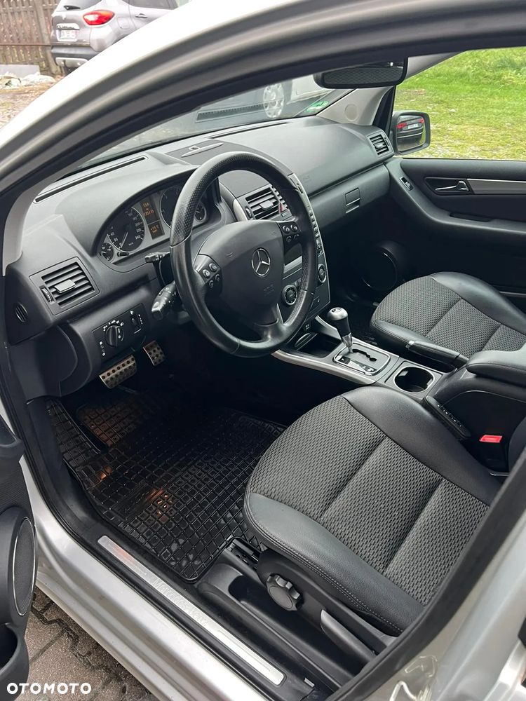 Mercedes-Benz Klasa A 200 CDI Autotronic Avantgarde - 21