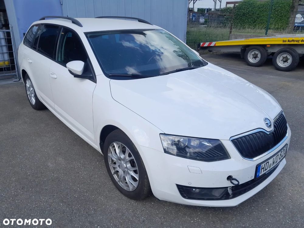 Skoda Octavia 1.6 TDI Elegance DSG - 2