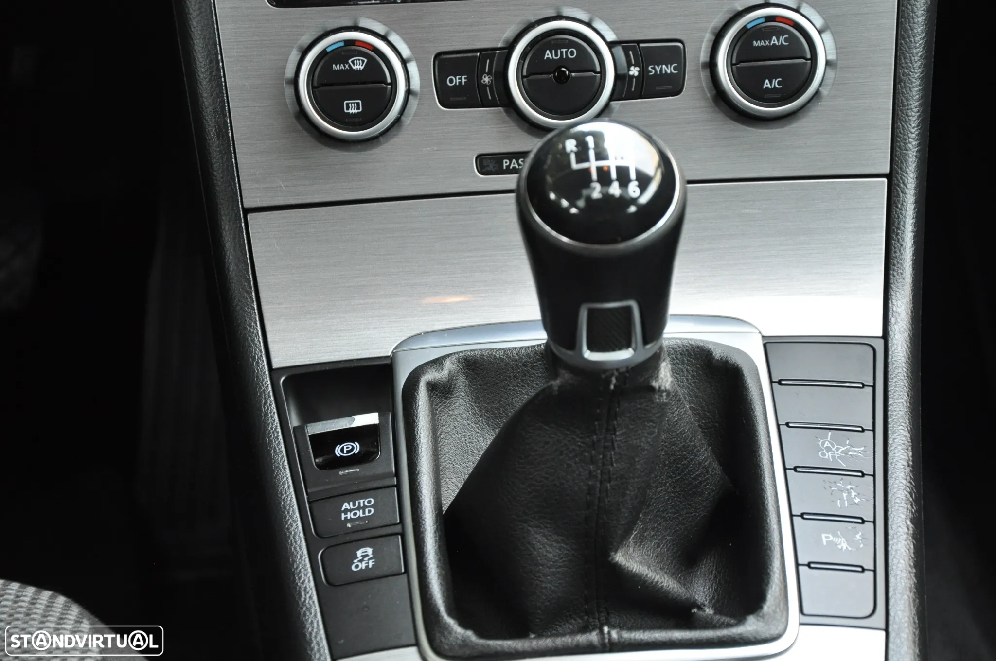 VW Passat Variant 1.6 TDI BlueMotion Trendline - 35