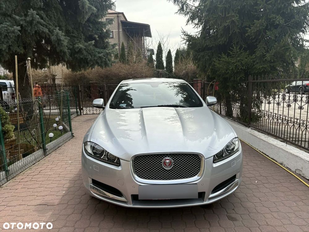 Jaguar XF 35t AWD R-Sport - 9
