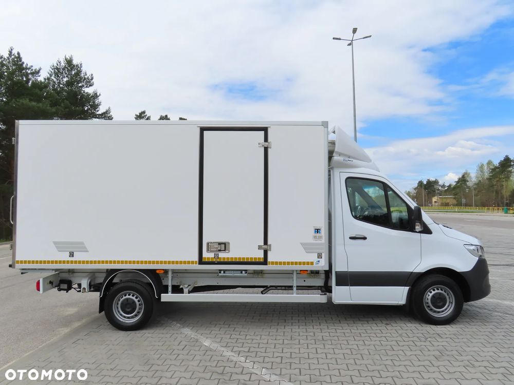 Mercedes-Benz Sprinter 317 CDI 170 KM Chłodnia -32 st.C 8.E.Palet IGLOOCAR 4230 mm Boczne Drzwi, Agregat Thermo King V200 MAX, Rozstaw Osi 4325 mm, Ładowność 910 Kg, GWARANCJA FABRYCZNA,  Stan Wizualny I Techniczny NOWY Tak Jak Z Taśmy Produkcyjnej Gotowy Dostępny OKAZJA POLECAM - 3