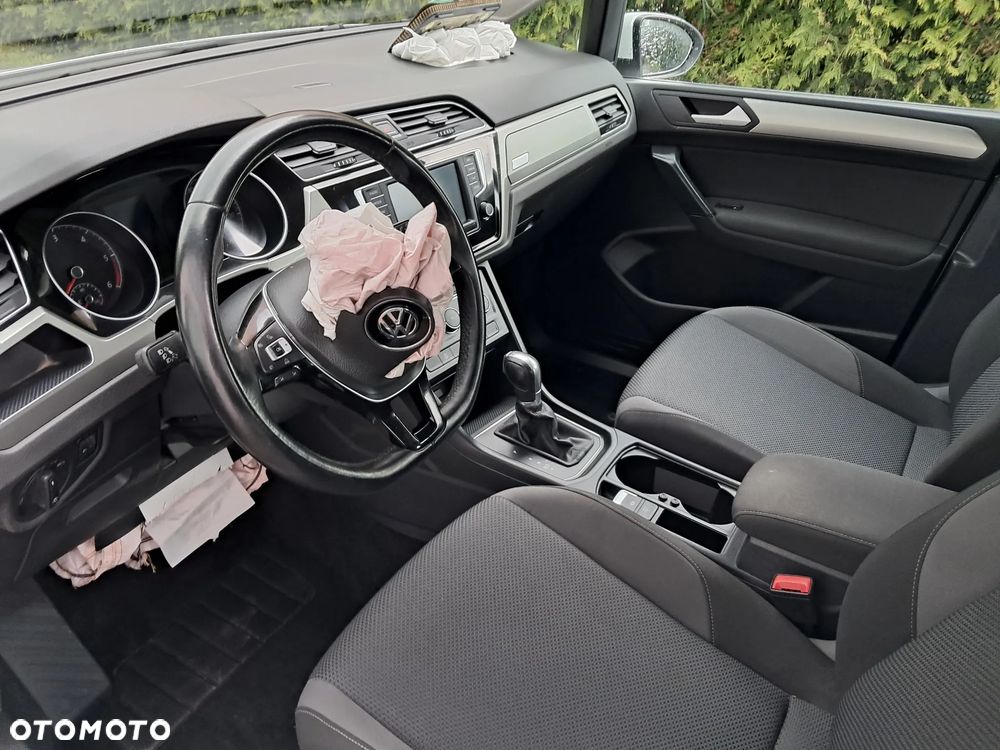 Volkswagen Touran - 13