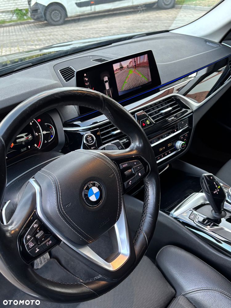 BMW Seria 5 520d xDrive Sport Line - 11