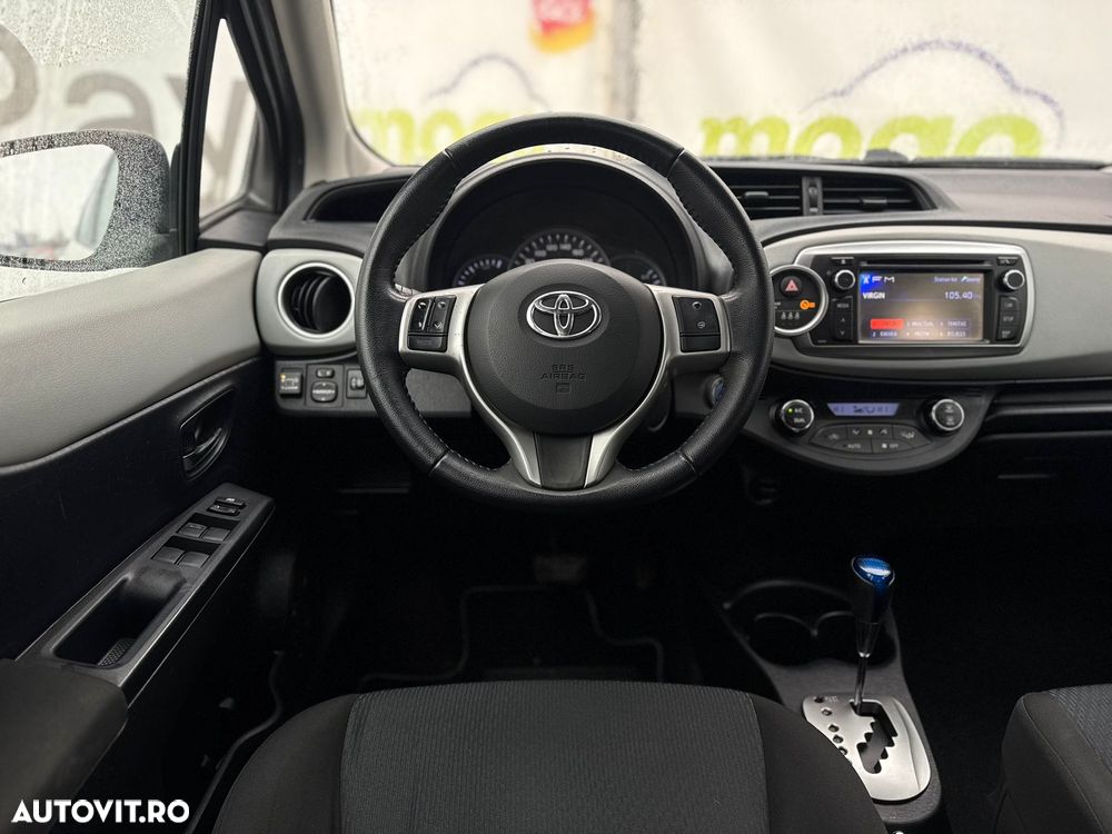 Toyota Yaris 1.5 VVT-i Lounge - 37