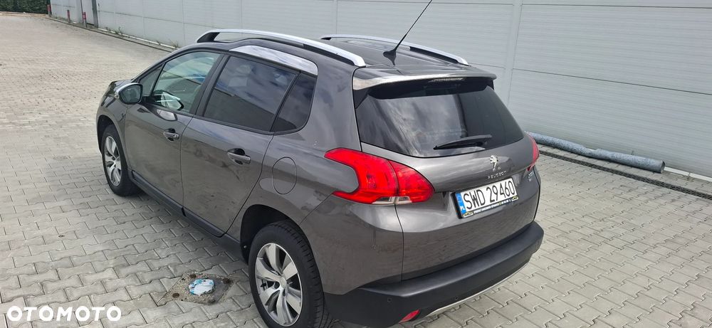 Peugeot 2008 1.2 Pure Tech Style S&S - 22