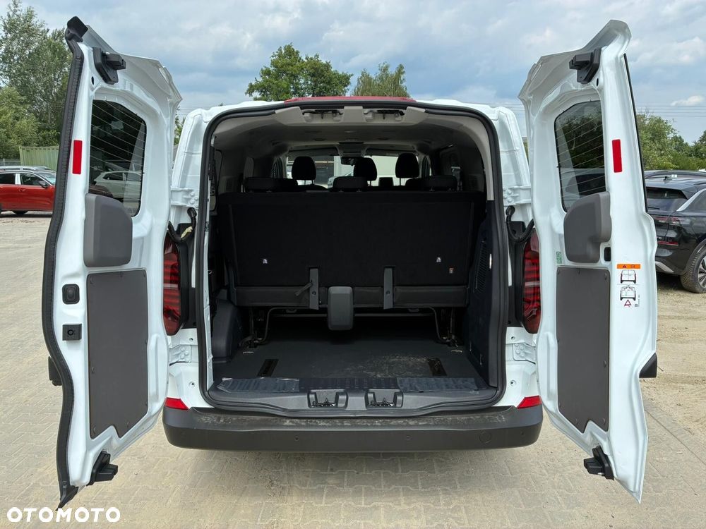 Volkswagen Transporter Kombi L1H1 M1 - 11