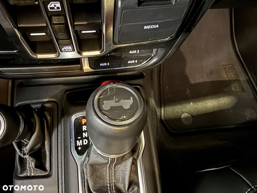 Jeep Wrangler Unlimited GME 2.0 Turbo Sahara - 23