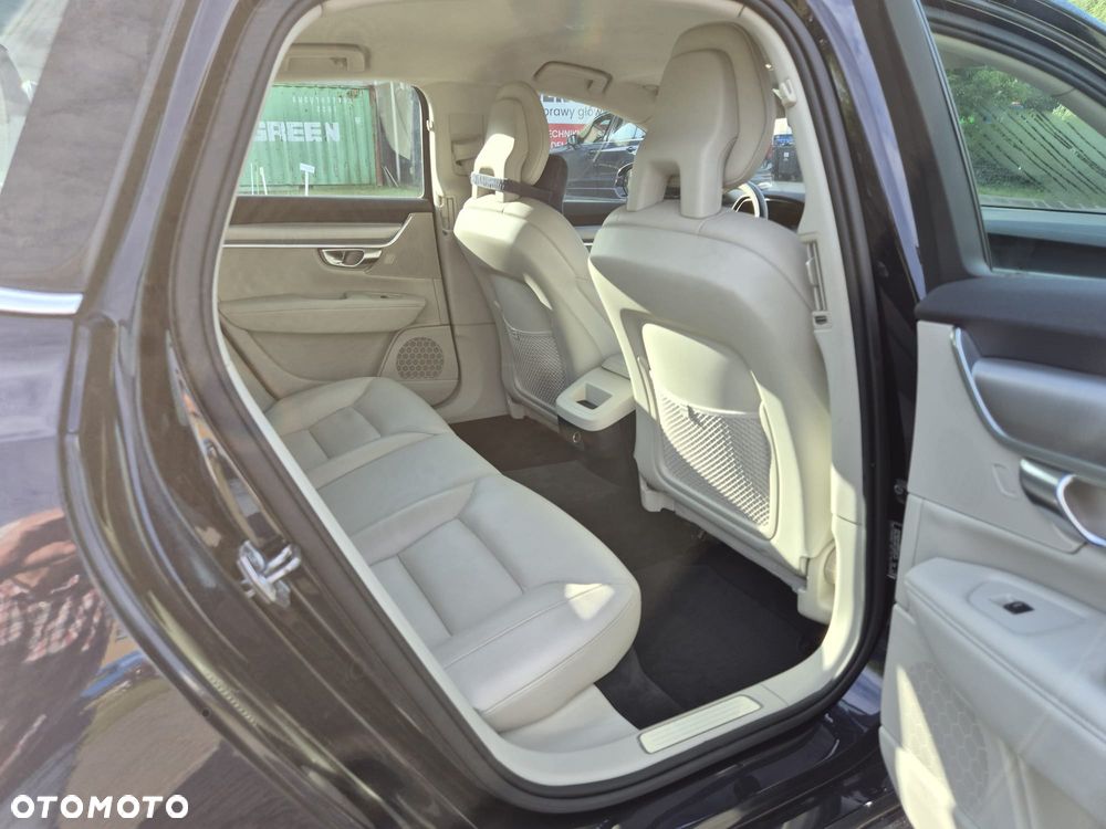 Volvo S90 D4 AWD Momentum - 9