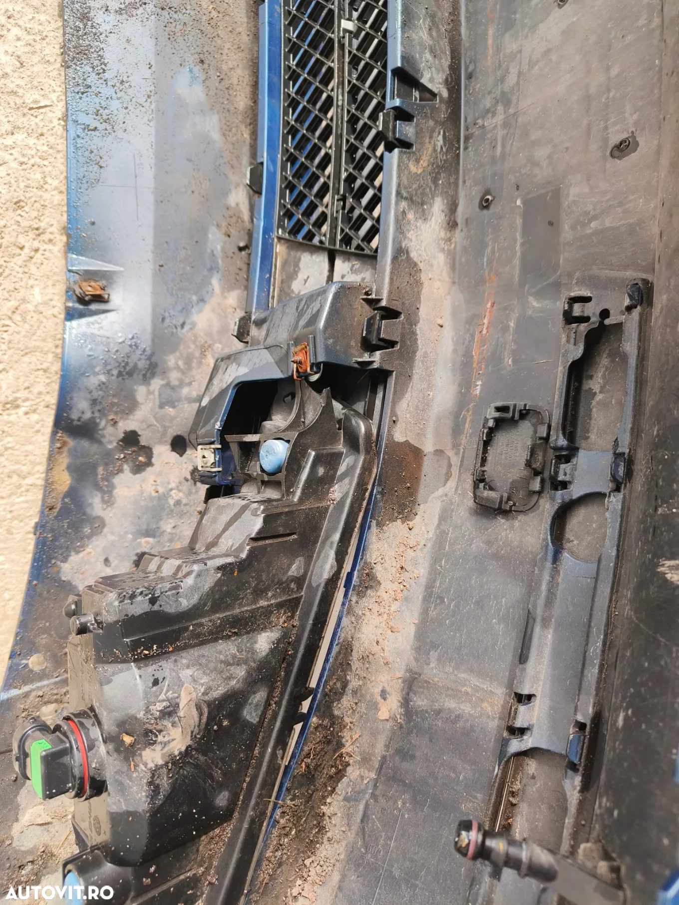 Bara fata BMW E81/87 LCi completa cu spaltoare ( defecte vizibile in poze) - 11