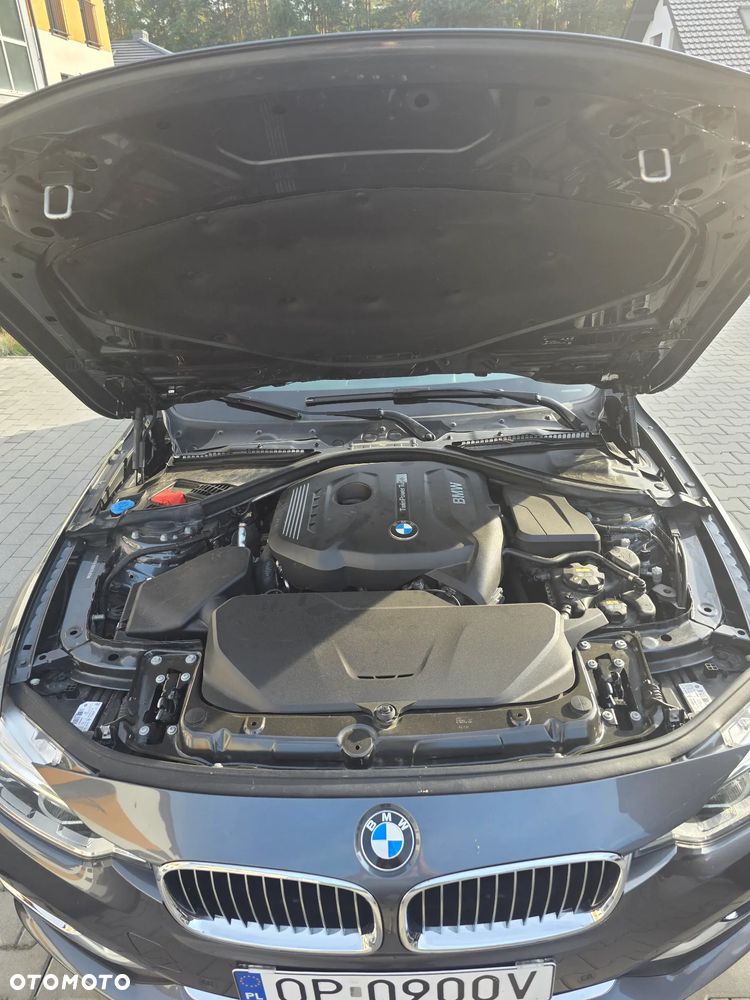 BMW Seria 3 320i xDrive Luxury Line - 7