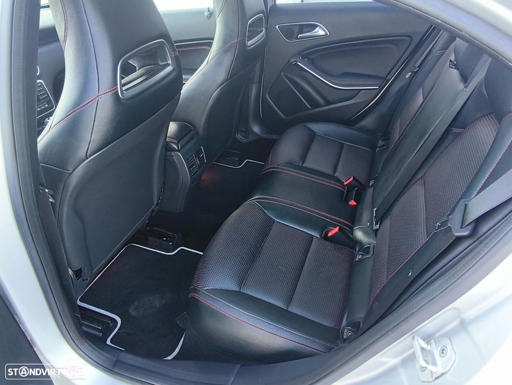Mercedes-Benz A 180 d AMG Line - 10