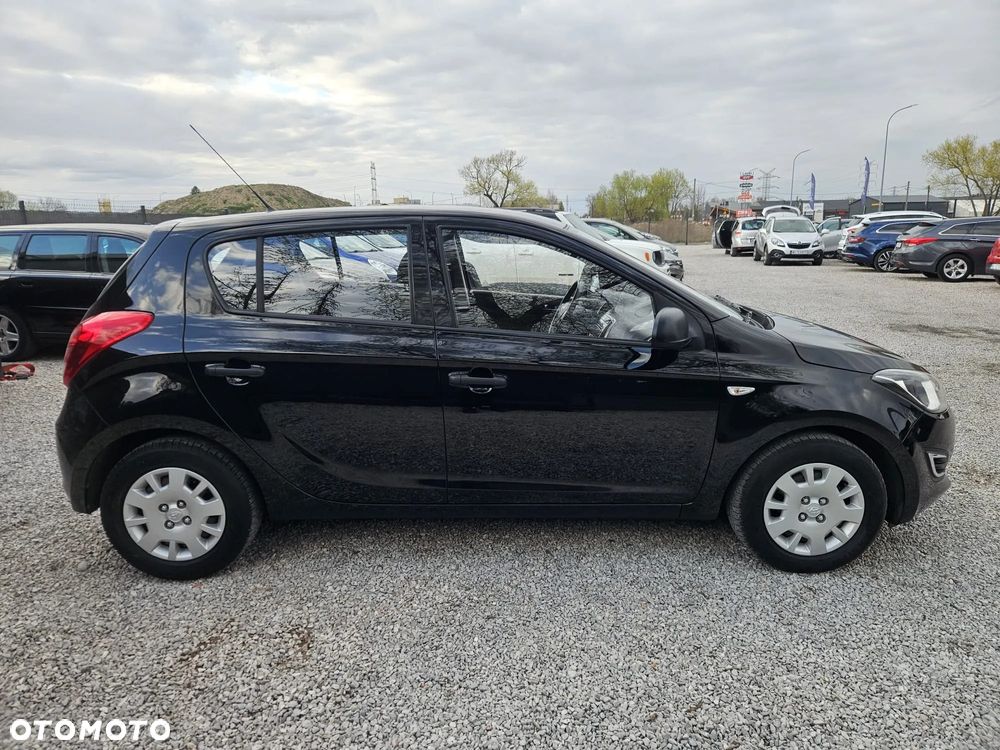 Hyundai i20 - 12