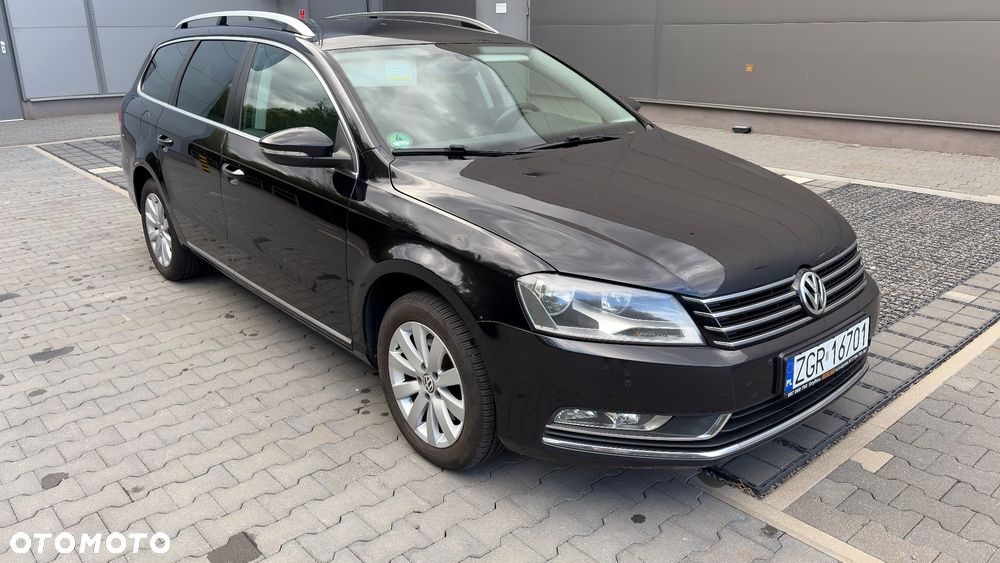 Volkswagen Passat 1.6 TDI DPF BlueMotion Technology Highline - 1