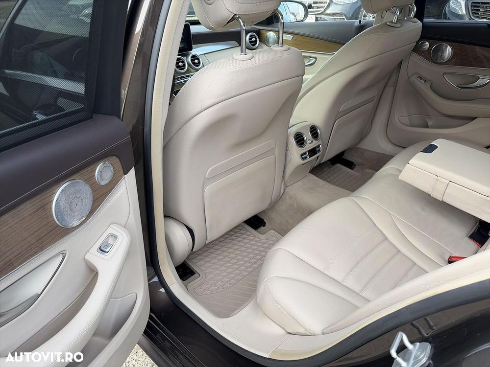 Mercedes-Benz C 400 4MATIC - 10