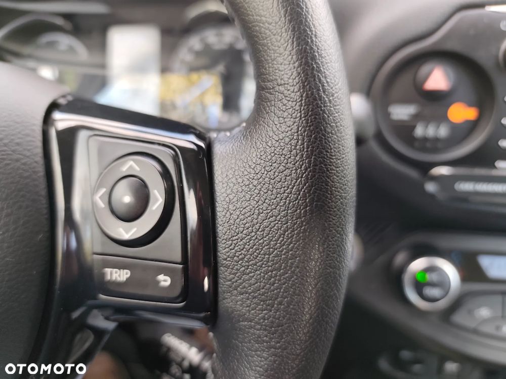Toyota Yaris Hybrid 100 Premium EU6 - 32