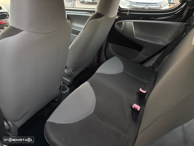 Peugeot 107 1.0 Active - 11