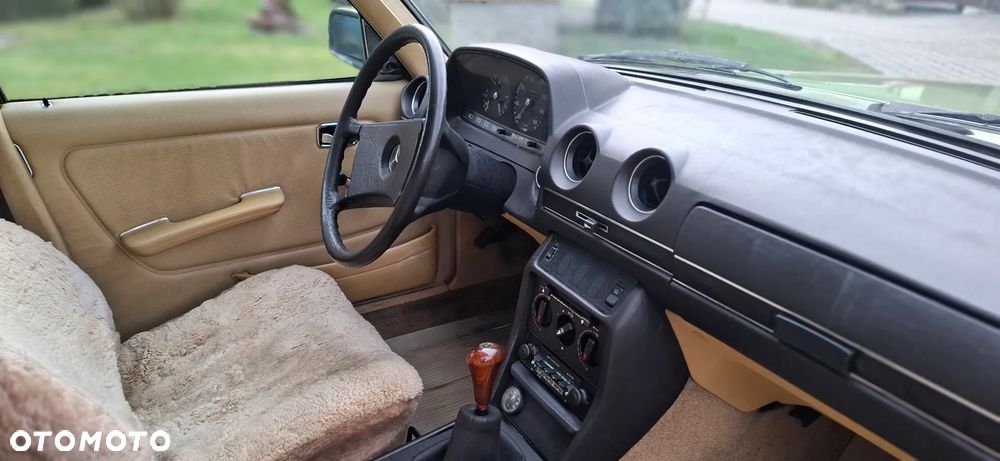 Mercedes-Benz 280 - 18