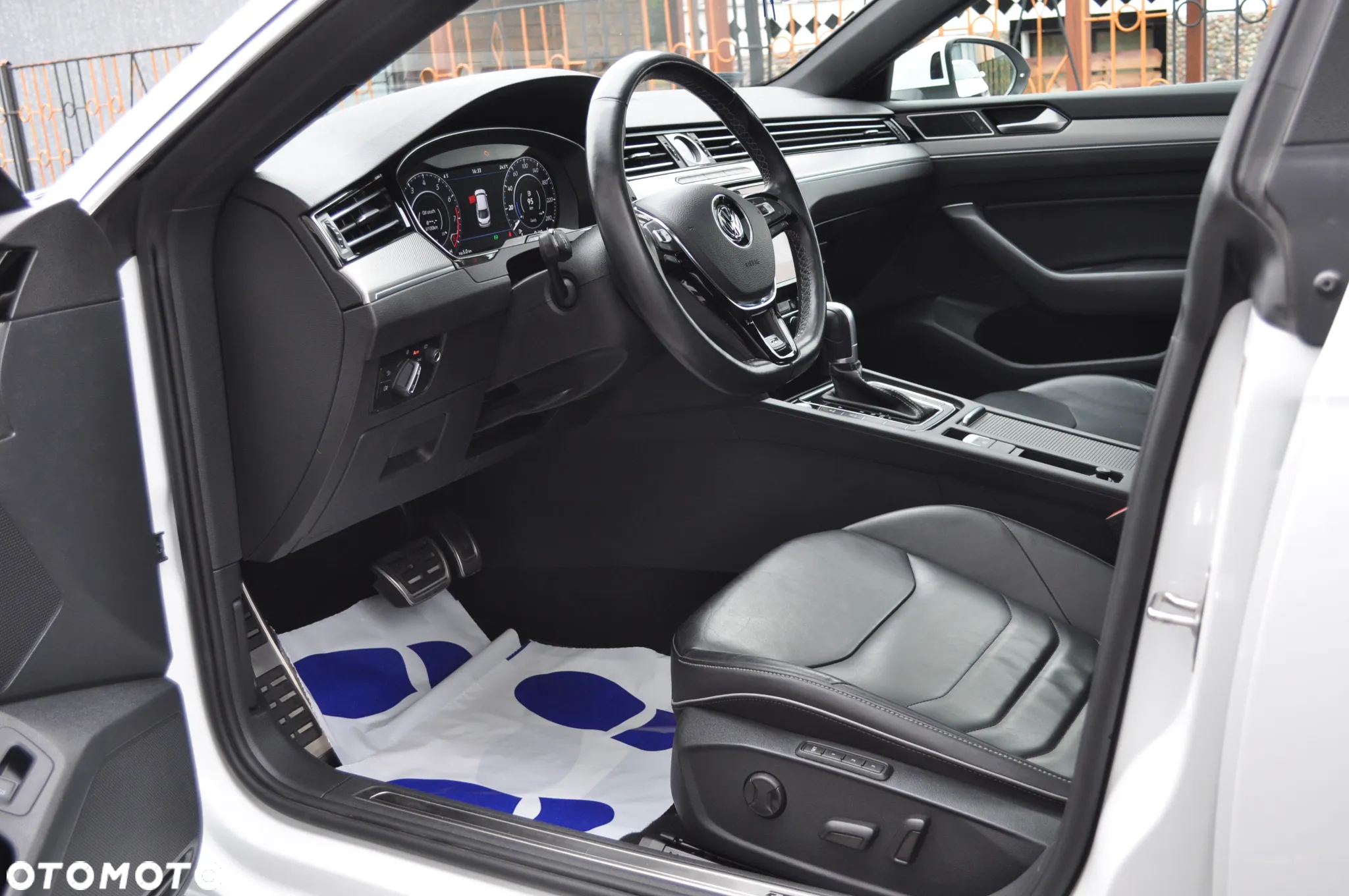 Volkswagen Arteon 2.0 TSI 4Motion R-Line DSG - 17