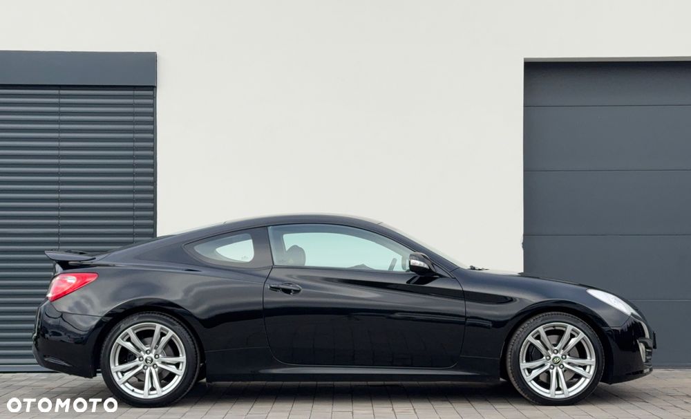 Hyundai Genesis Coupe 3.8 V6 Automatik - 3