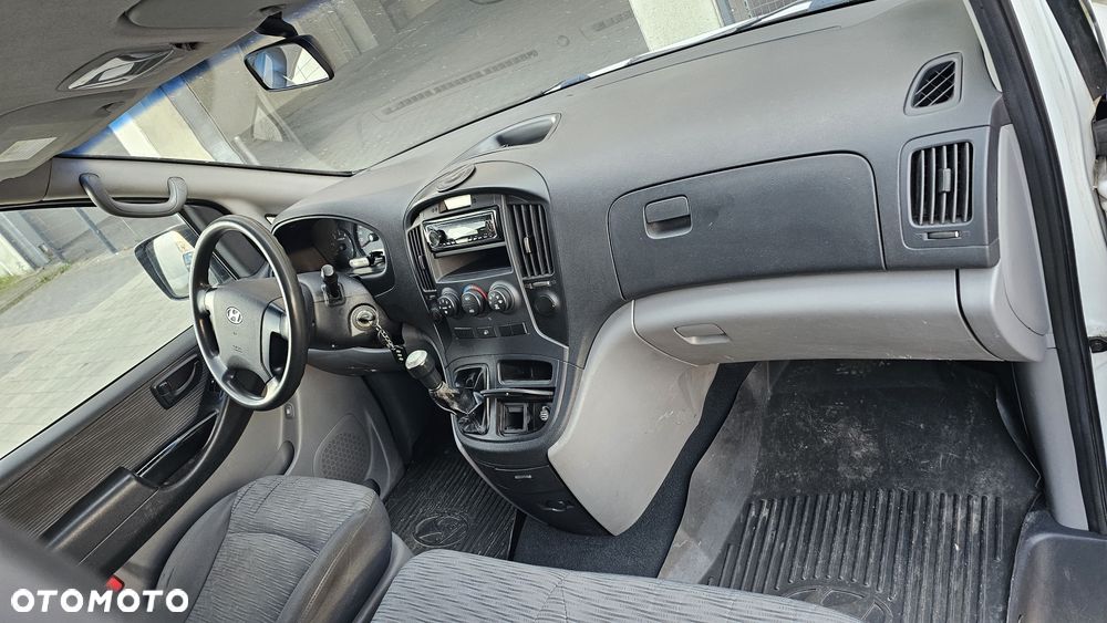 Hyundai H-1 - 13