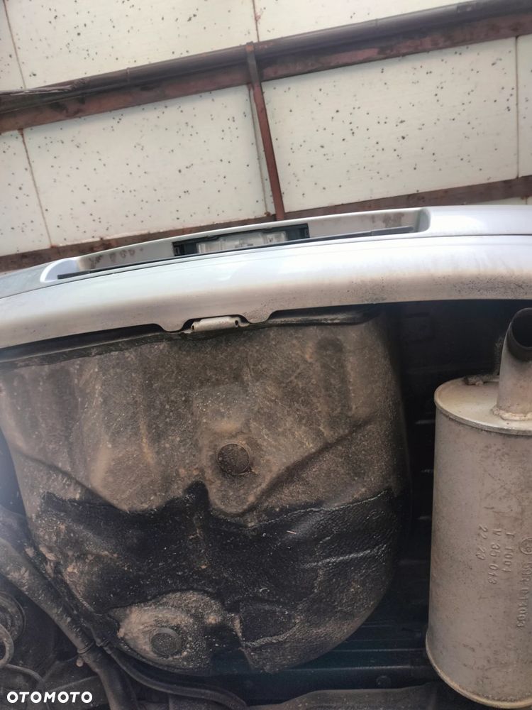 Toyota Yaris 1.3 - 17