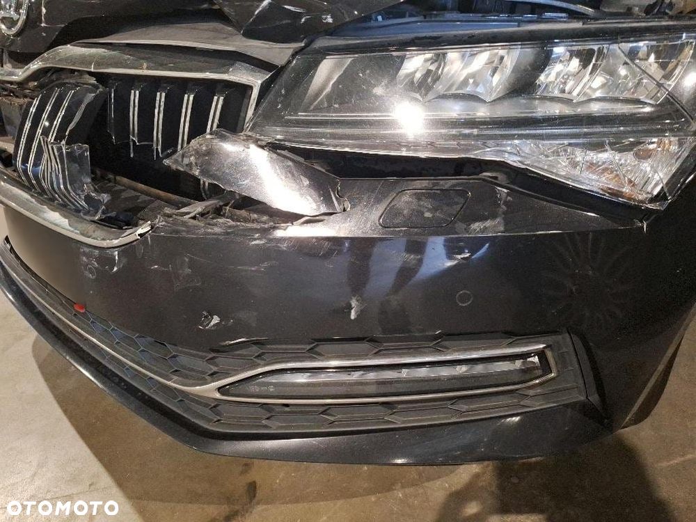 Skoda Superb 2.0 TDI SCR Sportline DSG - 4