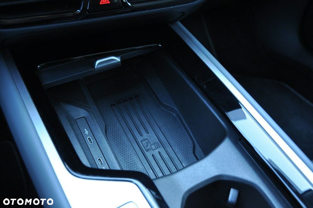 Volkswagen Passat Variant 1.5 TSI ACT mHEV Elegance DSG - 26