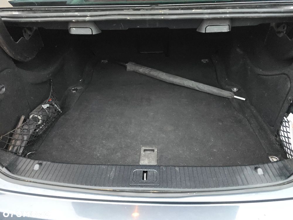 Mercedes-Benz Klasa E 350 BlueTEC 4Matic 7G-TRONIC Elegance - 26