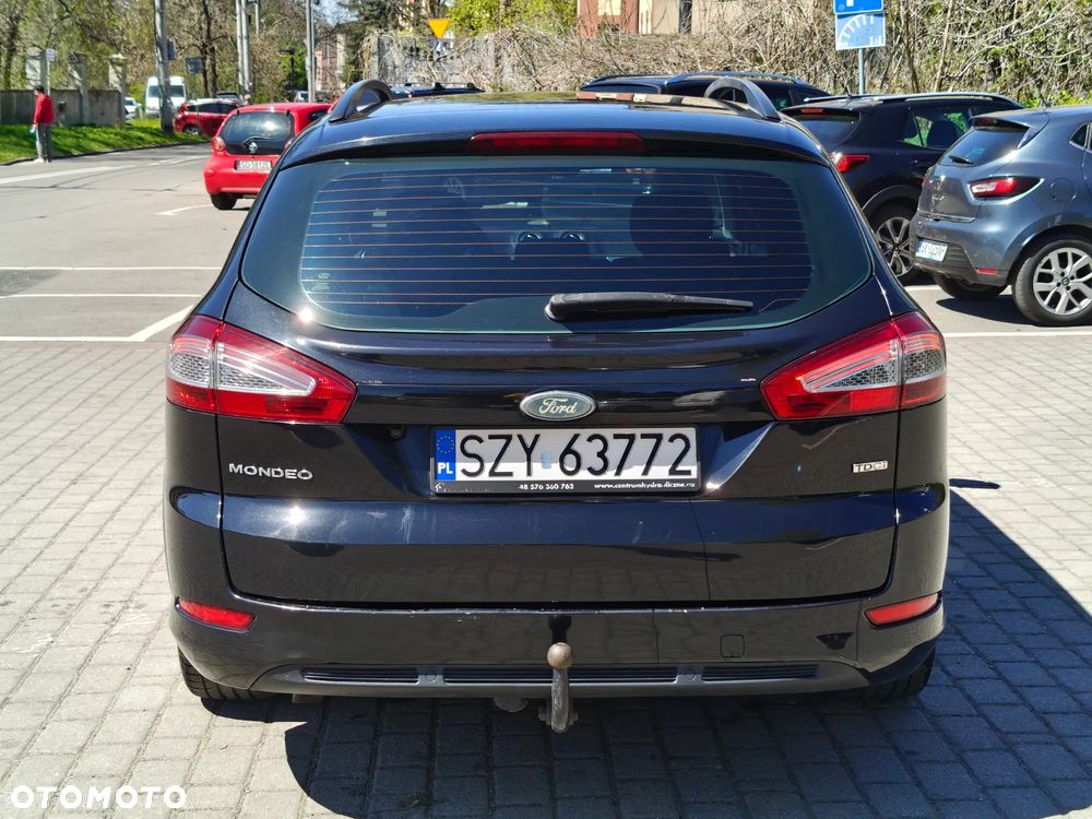 Ford Mondeo 2.0 TDCi Ghia - 12