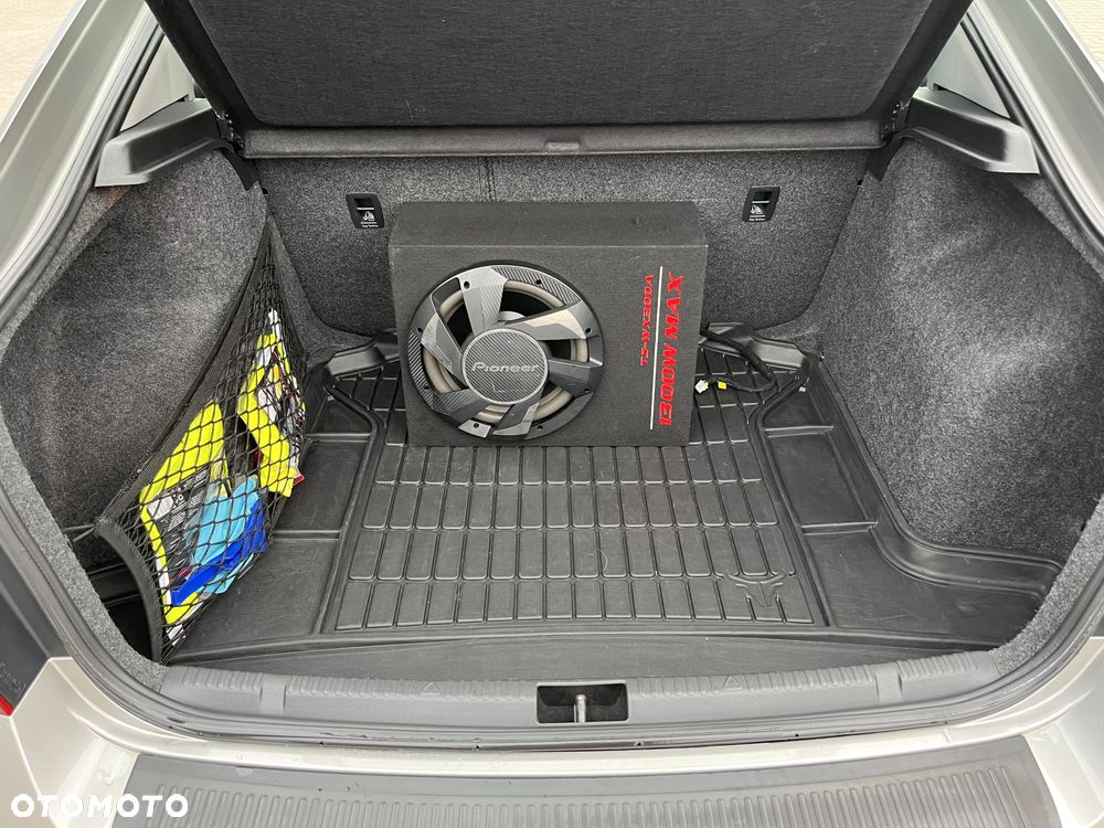 Skoda RAPID 1.6 TDI DPF Edition - 8