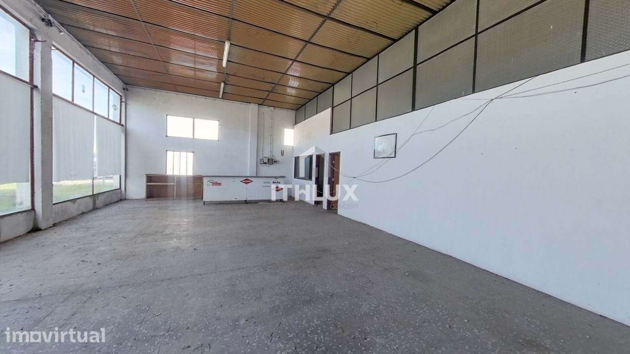Armazém inserido num lote  com 4.000 m2 - Elvas -Portugal - Grande imagem: 3/34