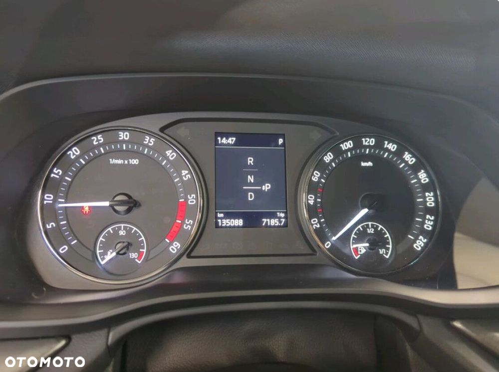 Skoda Octavia 2.0 TDI Ambition DSG - 6