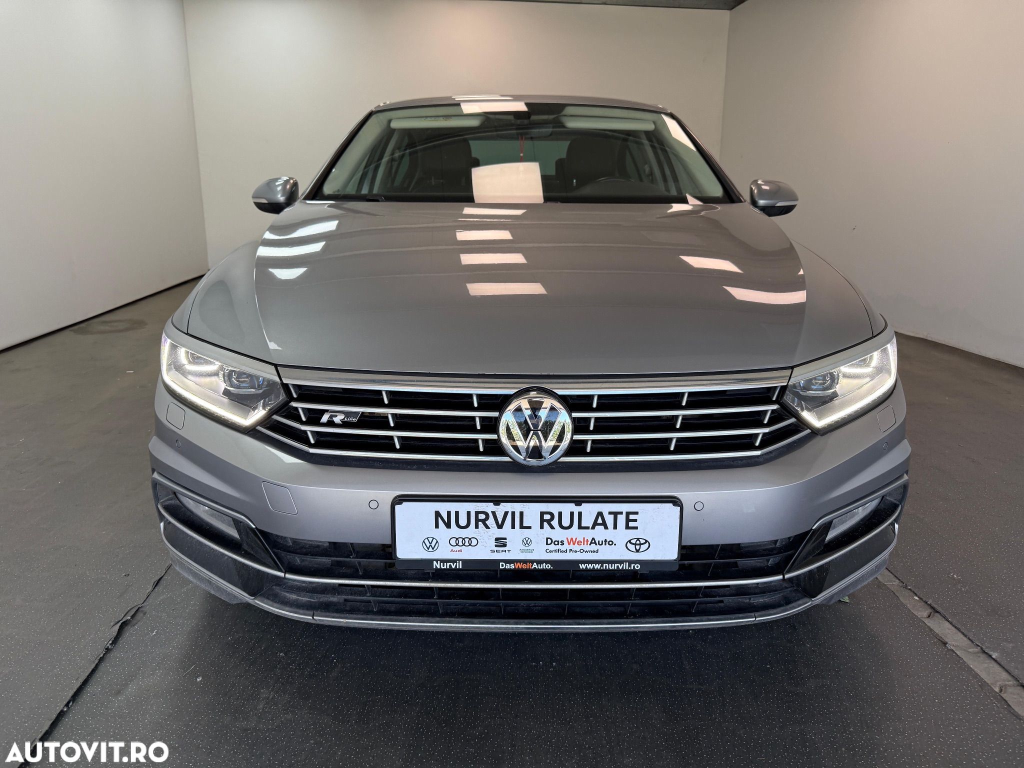 Volkswagen Passat 2.0 TDI DSG 4Motion R Executive - 1