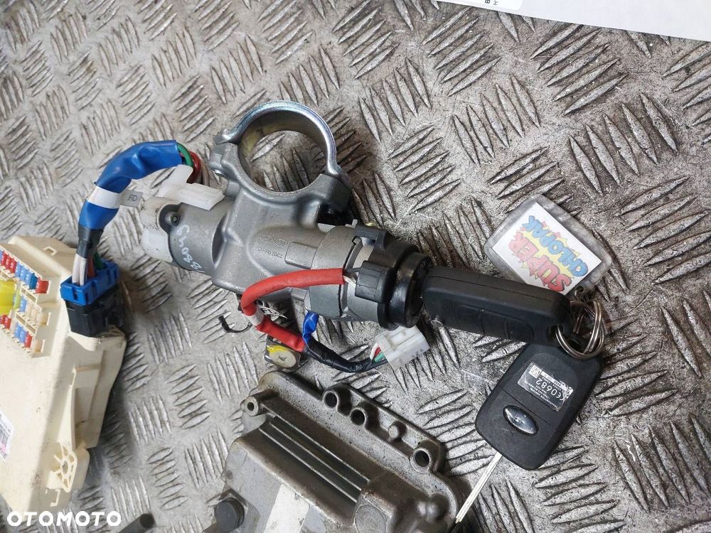 ZESTAW STARTOWY HYUNDAI I30 I LIFT 1.6 CRDI 39114-2A413 0281018134 - 2