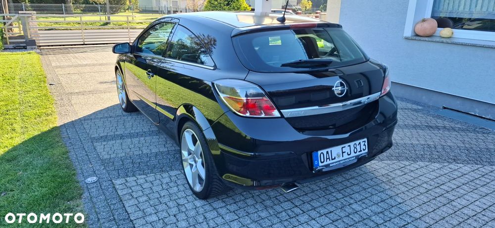 Opel Astra III GTC 2.0 T Sport - 7