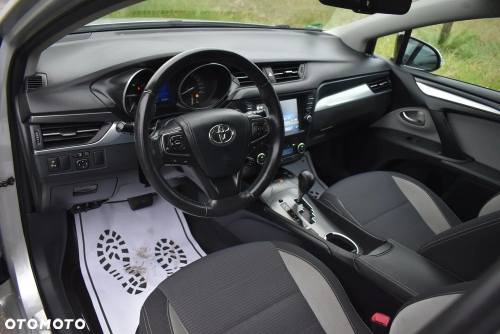 Toyota Avensis - 26
