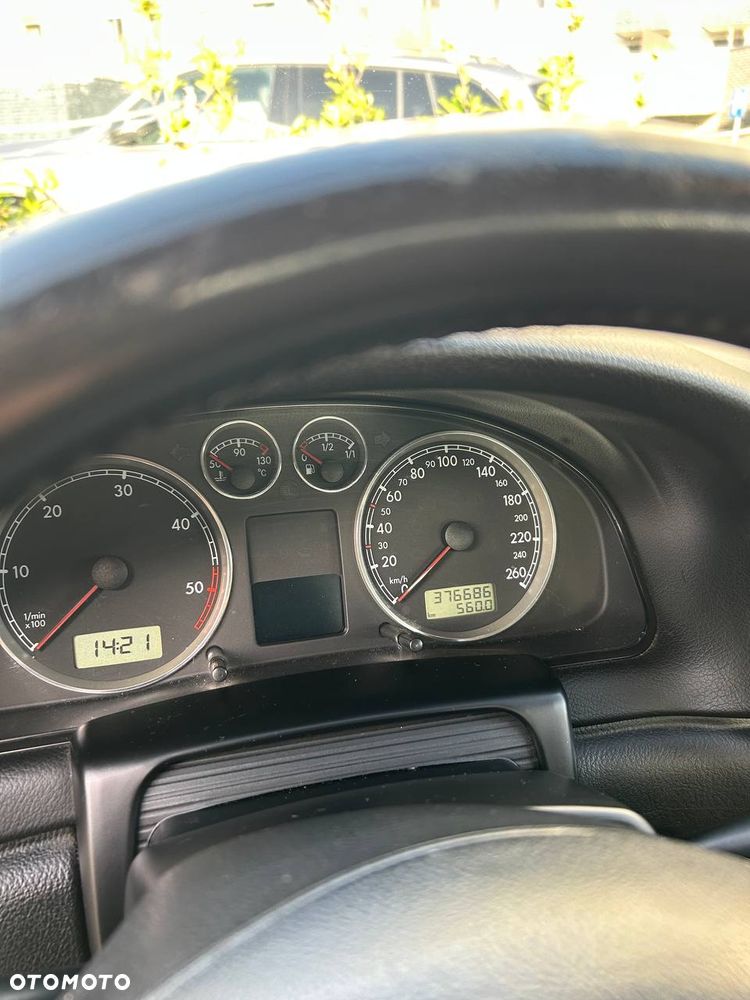 Volkswagen Passat 1.9 TDI Comfortline - 14