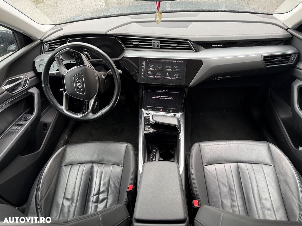 Audi e-tron - 7
