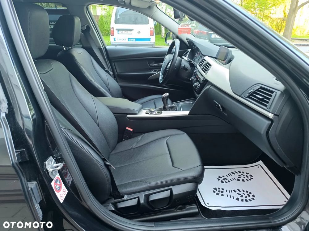 BMW Seria 3 318d DPF Edition Lifestyle - 33